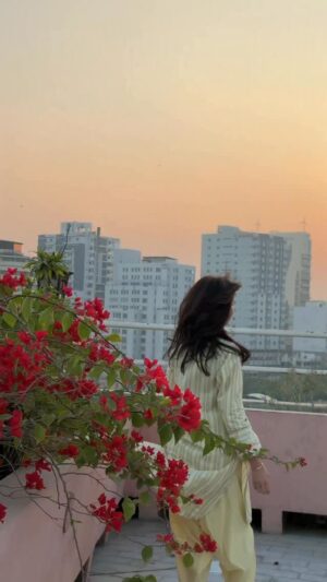 Syeda Tuba Anwar Instagram - Songs that say it all 🧡

#tubaanwar