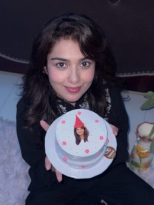 Syeda Tuba Anwar Instagram - WHO did this?? 😂♥️🤭 #prebirthday