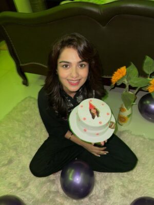 Syeda Tuba Anwar Instagram - WHO did this?? 😂♥️🤭 #prebirthday