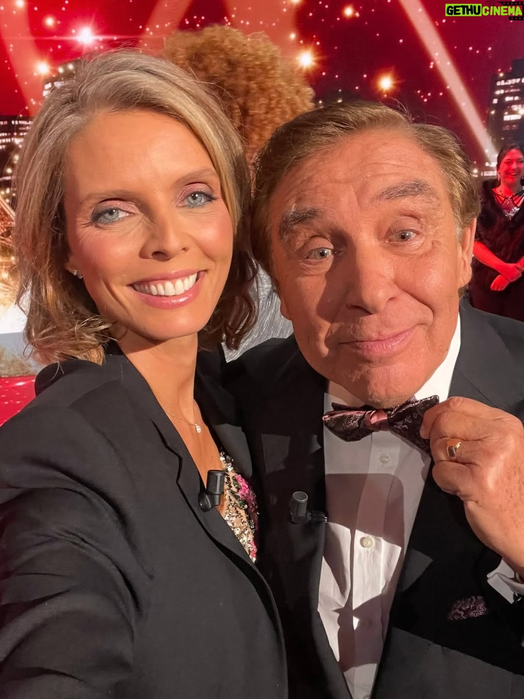 Sylvie Tellier - 14.2K Likes - ✨ 8 décembre, Fête des Lumières… et mon “misversaire” ✨
Il y a 24 ans jour pour jour, ma vie basculait. Une aventure incroyable commençait.
Rien n’aurait été possible sans vous. Vos messages, votre fidélité, votre bienveillance, votre confiance… vous avez littéralement changé ma vie. Alors aujourd’hui, je dis simplement : merci 🤍

Et ce week-end, l’émotion était encore au rendez-vous avec l’élection de Miss France… Le temps passe, mais la magie reste ✨
Vous avez regardé l’élection ?
📷 @bendecoin