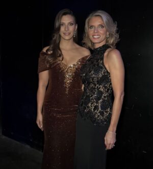 Sylvie Tellier Instagram - ✨Jolie marraine @camillecerf 
belle famille @missfranceoff 
Māuruuru Tahiti !
Heureuse de voir Camille accompagner Hinaupoko avec toute sa bienveillance et sa lumière. Une très belle transmission✨