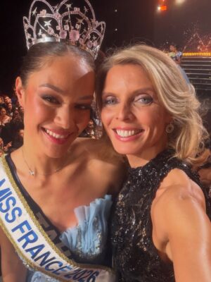 Sylvie Tellier Instagram - De Tahiti à Paris… Félicitations @hinaupokodevezeoff @missfranceoff @miss_tahiti_official