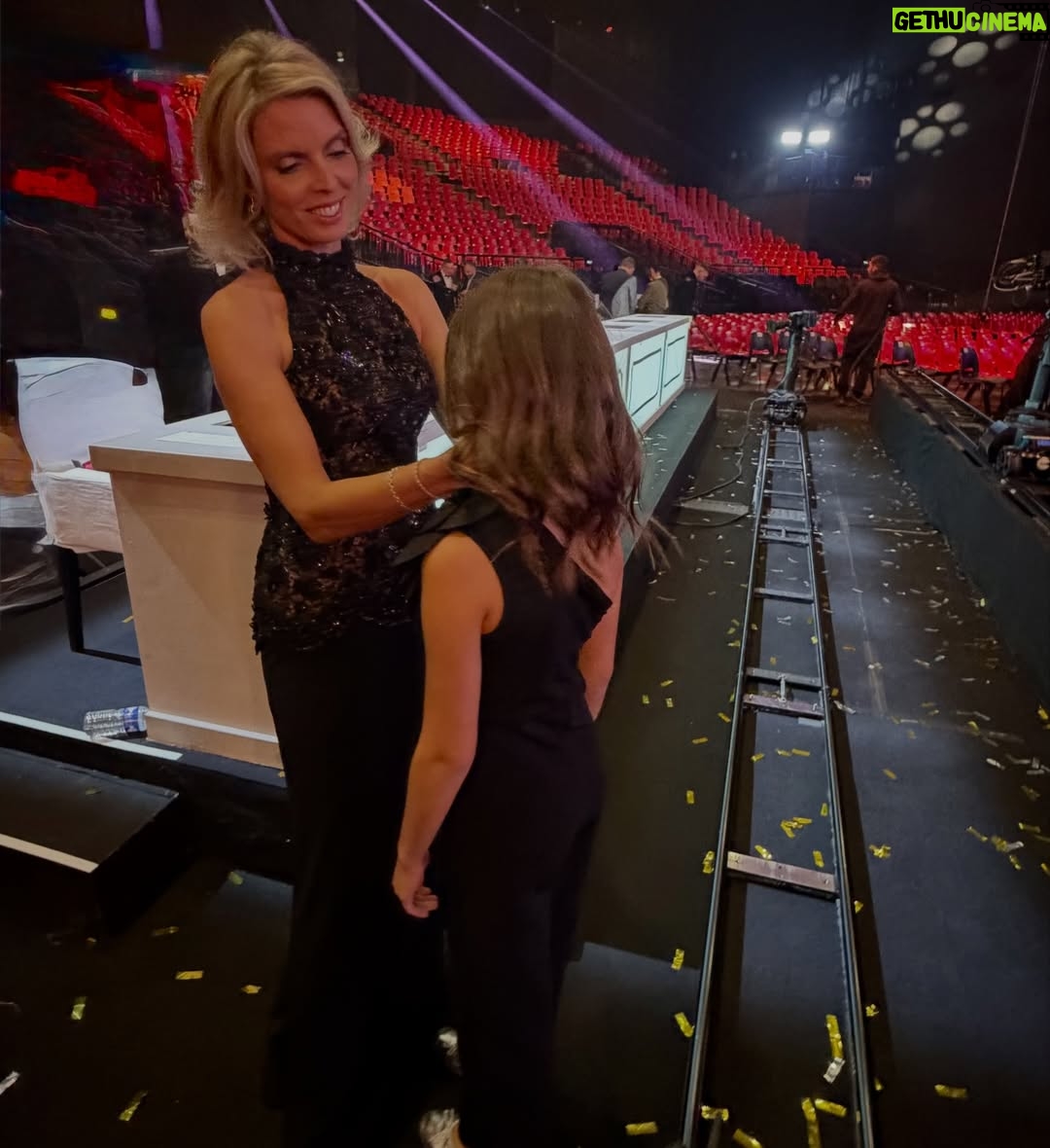 Sylvie Tellier - 16.7K Likes - Miss France 2026 ✨
Robe @nicolasfafiotte 
Mise en beauté @arnaudsoldourdin