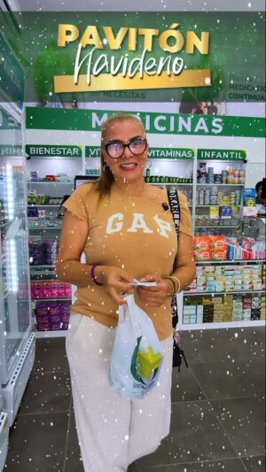 Tábata Gálvez Instagram - 🎄✨ ¡Vive la magia del Pavitón Navideño en Farmacias Distribufarm!
Tus compras ahora vienen con premios que alegran la navidad.
Por cada $10 de compra, participas en el sorteo de:
🧺 50 Canastas Navideñas
🦃 20 Pavos
¡Así de fácil! Compra, participa y celebra con grandes premios navideños.
📅 Promoción válida hasta el 15 de diciembre.
🎁 ¡Aprovecha y celebra con Distribufarm!