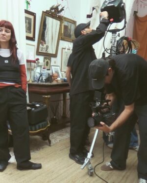 Tamara Falcó Instagram - En estas fechas es el momento perfecto para agradecer y poner en valor el trabajo del gran equipo que hay detrás de cada sesión de fotos y cada grabación. Un equipo que cuida, acompaña y hace que todo cobre sentido. Gracias por tanto 🤍

At this time of year, it feels like the perfect moment to thank and highlight the incredible team behind every photoshoot and every recording. A team that cares, supports and makes everything come together.
Thank you for everything 🤍

#TFPByTamaraFalco #PedroDelHierro #ChristmasCollection