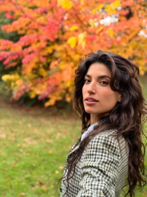Tania Raymonde Instagram - a very special, well-manored weekend in Kettering 🇬🇧🍁!
