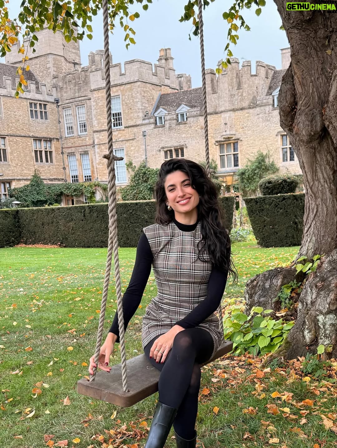 Tania Raymonde - 184.5K Likes - a very special, well-manored weekend in Kettering 🇬🇧🍁!