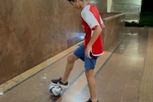 Tara Sharma Instagram - Wow wow @leomessi @luissuarez9 @rodridepaul a dream and more for football obsessed Kai to meet you…Zen and us went for the Wankhede event after and as a footy family enjoyed it all!

A lil carousel

1 massive thanks @parthjindal @jsw_sports for truly the best Christmas come birthday come every present for our football loving kids. Kai has been playing since he was v little and his biggest idol is #messi so getting to briefly meet him and amazing Suarez and DePaul was beyond fab. Grateful for the surprise thank you. In the pic with fellow @mumbaicityfc teammate and friend Ranvir @gayatrichona and friends Khush @ishnakbyramjee and Abhayraj @kavi_jolly 
A massive thanks (adhering to your don’t tag 😂 haaha)!

2 appreciation 

3 four of us in the stadium when the #goat entered

4 penalty by goat @chetri_sunil11 who although injured played 

5 pen by Messssi 

6 the 3 goats 

7 flashback of Kai’s MCFC team.. a few pix and vids of the genuine passion for the beautiful game not just a momentary Messi moment

8 self training … for those following Indian football right now you may know it’s been a hard time with AIFF and ISL issues which has meant our kids and all professional clubs have had their training etc on suspension mode for a while. Self training is constant but really hope the problems at the higher levels are resolved soon and our kids and senior players and everyone is back to regular training and tournaments etc asap. A plea to anyone reading this who maybe able to help you please do so! 

9 when amazing Chhetri was a guest on my show speaking so inspirationally. Please do watch on #thetarasharmashow YouTube channel. Link in story swipe up.

10 Kai now juggles upto 1200 I think…this vid was a few years ago when at 174

11 K at 7 ish…passion started young 

12 a more recent match 

Sharing all this to say meeting these players means a lot. Each to their own for why but for kids who adore football it is v inspiring. 

13 just 

14 MFA

15 WorldCup and Us 

Lovely also to watch younger kids play at the event, many we know..kudos!

Sorry for the ramble, I am a soccer mom haaha!

Thx @jsw.group @jsw.foundation 

Onward and upward touch wood😀🧿⚽️❤️

#staysafe