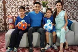 Tara Sharma Instagram - Wow wow @leomessi @luissuarez9 @rodridepaul a dream and more for football obsessed Kai to meet you…Zen and us went for the Wankhede event after and as a footy family enjoyed it all!

A lil carousel

1 massive thanks @parthjindal @jsw_sports for truly the best Christmas come birthday come every present for our football loving kids. Kai has been playing since he was v little and his biggest idol is #messi so getting to briefly meet him and amazing Suarez and DePaul was beyond fab. Grateful for the surprise thank you. In the pic with fellow @mumbaicityfc teammate and friend Ranvir @gayatrichona and friends Khush @ishnakbyramjee and Abhayraj @kavi_jolly 
A massive thanks (adhering to your don’t tag 😂 haaha)!

2 appreciation 

3 four of us in the stadium when the #goat entered

4 penalty by goat @chetri_sunil11 who although injured played 

5 pen by Messssi 

6 the 3 goats 

7 flashback of Kai’s MCFC team.. a few pix and vids of the genuine passion for the beautiful game not just a momentary Messi moment

8 self training … for those following Indian football right now you may know it’s been a hard time with AIFF and ISL issues which has meant our kids and all professional clubs have had their training etc on suspension mode for a while. Self training is constant but really hope the problems at the higher levels are resolved soon and our kids and senior players and everyone is back to regular training and tournaments etc asap. A plea to anyone reading this who maybe able to help you please do so! 

9 when amazing Chhetri was a guest on my show speaking so inspirationally. Please do watch on #thetarasharmashow YouTube channel. Link in story swipe up.

10 Kai now juggles upto 1200 I think…this vid was a few years ago when at 174

11 K at 7 ish…passion started young 

12 a more recent match 

Sharing all this to say meeting these players means a lot. Each to their own for why but for kids who adore football it is v inspiring. 

13 just 

14 MFA

15 WorldCup and Us 

Lovely also to watch younger kids play at the event, many we know..kudos!

Sorry for the ramble, I am a soccer mom haaha!

Thx @jsw.group @jsw.foundation 

Onward and upward touch wood😀🧿⚽️❤️

#staysafe