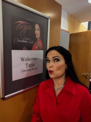 Tarja Turunen Instagram - Tonight was the first Christmas concert of the tour. Markneukirchen audience was just wonderful and the atmosphere was perfect. Thank you for having me. See you tomorrow in Regensburg, Germany.