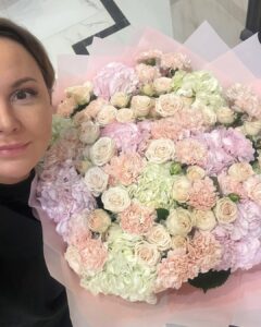 Tatyana Morozova Instagram - 🩷🤍