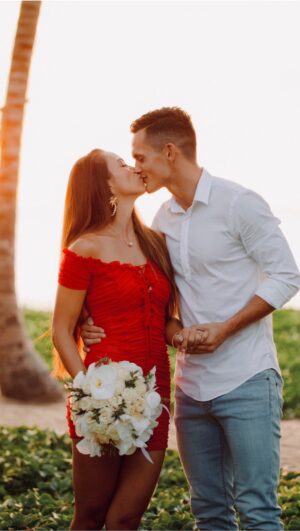 Taya Rogers Instagram - 7 years today since the easiest YES I’ve ever said & I’m still the luckiest girl I know 🥰 🐚