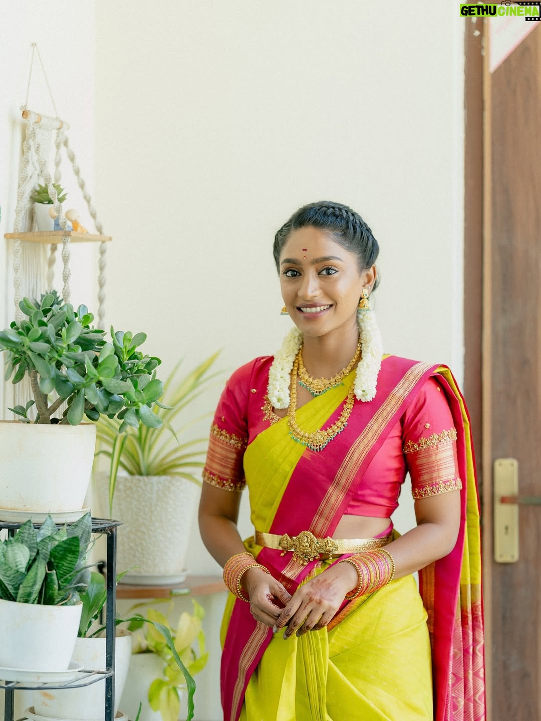 Teja Venkatesh - 48.8K Likes - All smiles, silk and sunshine for my special day 🤍🥹

This Saree is sooo special for me !Thanks to my Man who always makes me feel special and blessed 🤍🥹♾️ 

Beautiful blouse stitched by @niga_designers 🤍

#ponnu #specialday #sunshine #nov1st #birthdayspecial