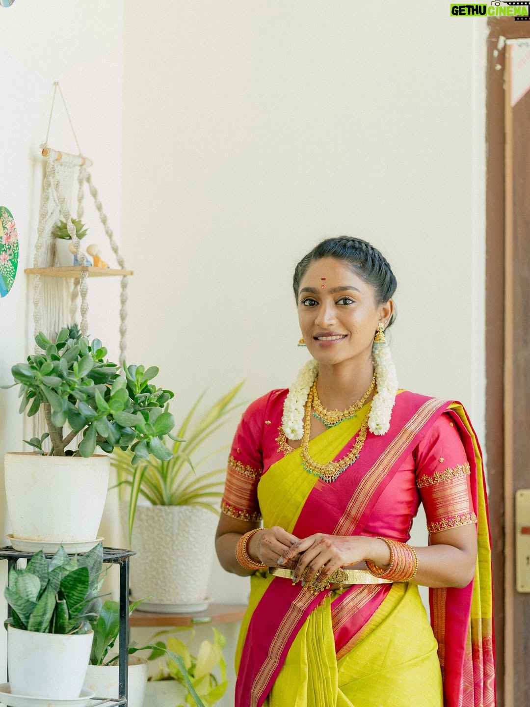 Teja Venkatesh - 48.8K Likes - All smiles, silk and sunshine for my special day 🤍🥹

This Saree is sooo special for me !Thanks to my Man who always makes me feel special and blessed 🤍🥹♾️ 

Beautiful blouse stitched by @niga_designers 🤍

#ponnu #specialday #sunshine #nov1st #birthdayspecial