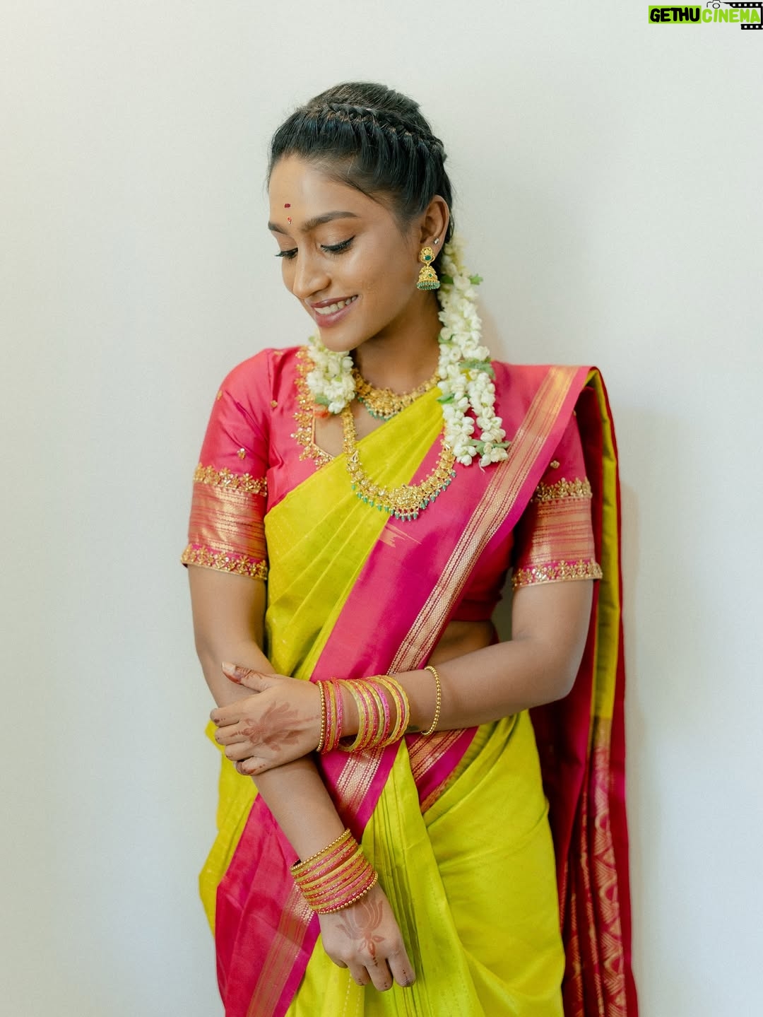 Teja Venkatesh - 48.8K Likes - All smiles, silk and sunshine for my special day 🤍🥹

This Saree is sooo special for me !Thanks to my Man who always makes me feel special and blessed 🤍🥹♾️ 

Beautiful blouse stitched by @niga_designers 🤍

#ponnu #specialday #sunshine #nov1st #birthdayspecial