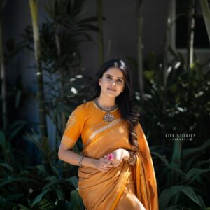 Thanuja Puttaswamy Instagram - All my family dreams and prays for my well-being,
but my heart dreams only about our happiness and togetherness.
The love I share with my pyaars has no ending, it will stay with me for my entire lifetime 🤍✨
Outfit by @threads_by_girija
#Thanuja #ThanujaPuttaswamy
#thanujaputtaswamy #actorthanujaputtaswamy
#thanujaputtaswamybb9