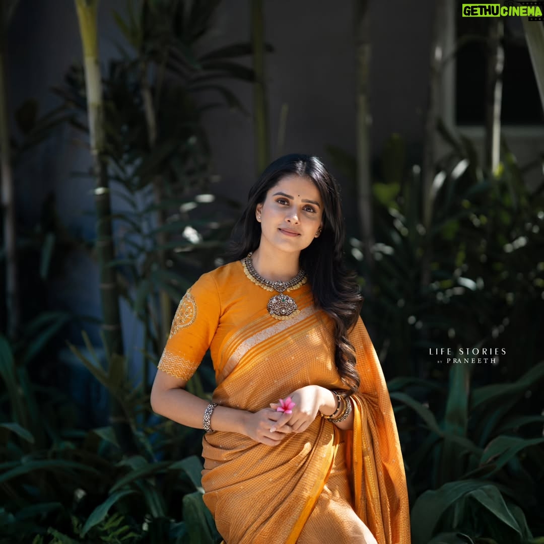 Thanuja Puttaswamy - 70.5K Likes - All my family dreams and prays for my well-being,
but my heart dreams only about our happiness and togetherness.
The love I share with my pyaars has no ending, it will stay with me for my entire lifetime 🤍✨

Outfit by  @threads_by_girija

#Thanuja #ThanujaPuttaswamy
#thanujaputtaswamy #actorthanujaputtaswamy
#thanujaputtaswamybb9