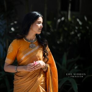 Thanuja Puttaswamy Instagram - All my family dreams and prays for my well-being,
but my heart dreams only about our happiness and togetherness.
The love I share with my pyaars has no ending, it will stay with me for my entire lifetime 🤍✨
Outfit by @threads_by_girija
#Thanuja #ThanujaPuttaswamy
#thanujaputtaswamy #actorthanujaputtaswamy
#thanujaputtaswamybb9
