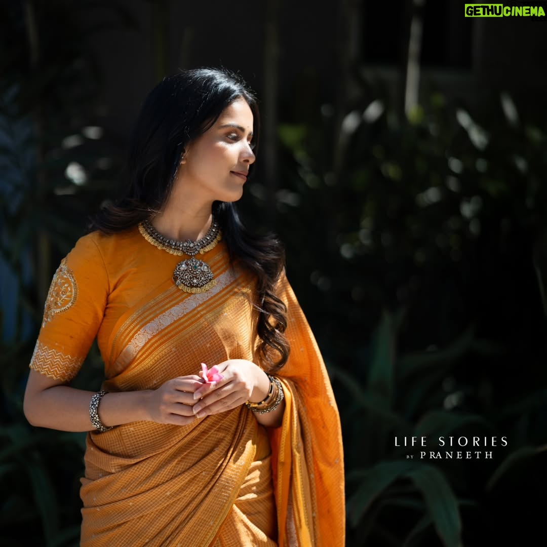 Thanuja Puttaswamy - 70.5K Likes - All my family dreams and prays for my well-being,
but my heart dreams only about our happiness and togetherness.
The love I share with my pyaars has no ending, it will stay with me for my entire lifetime 🤍✨

Outfit by  @threads_by_girija

#Thanuja #ThanujaPuttaswamy
#thanujaputtaswamy #actorthanujaputtaswamy
#thanujaputtaswamybb9