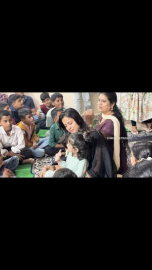 Thanuja Puttaswamy Instagram - Yesterday was all about my big family β₯οΈ
So many smiles, so much love, and countless memories made together.
Meeting them after long time, spending quality moments, laughter, and warmth filled my heart with pure happiness.
Truly one of the most lovable and unforgettable moments of my life β¨
Outfit by @threads_by_girija
#Thanuja #ThanujaPuttaswamy
#thanujaputtaswamy #actorthanujaputtaswamy #thanujaputtaswamybb9