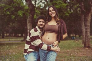 Thati Lopes Instagram - Agora 3! 
Transbordando de amor e felicidade! 🧡🧡🧡