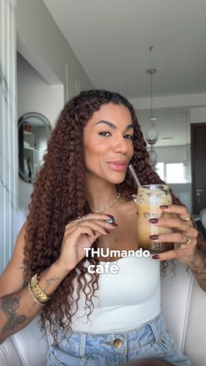 Thuany Raquel Instagram - Primeiro a cura, depois a conquista 💭🙇🏽‍♀️🧠
#thumandocafé #thuanyaconselha 

#terapia #desenvolvimentopessoal
#autoconhecimento #reflexao  #cura #inteligenciaemocional
