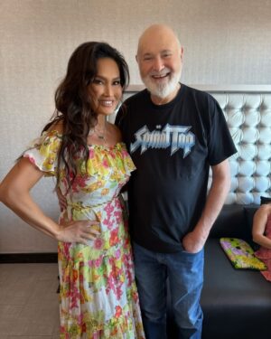 Tia Carrere Instagram - I’ve been such a huge fan of yours for my whole life I just had to walk over and say hello at Comic Con a few months ago when we were doing our press for our projects. You were so kind and so generous and so inspiring. We all mourn this incredible loss today. Absolutely heartbreaking. #robreiner
