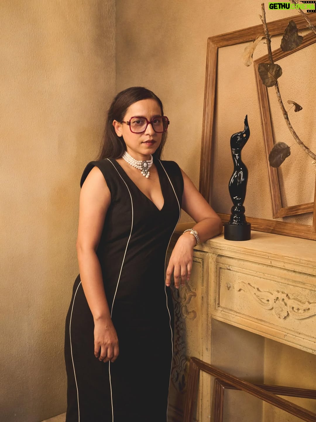Tillotama Shome - 4.9K Likes - Thank you @filmfare . Thank you to the jury and all those who voted for me( you made it happen!)
Channelling the black lady. 

Best supporting actor, female for Paatal Lok @primevideoin 
#sudipsharma @avinasharundhaware thank you again for Meghna Barua.

Wearing a custom made @cord.in 
Jewels by @tyaanijewellery 
HMU @themakeupwaley 
@anila_hairandmakeup 

#paatallok #filmfare
