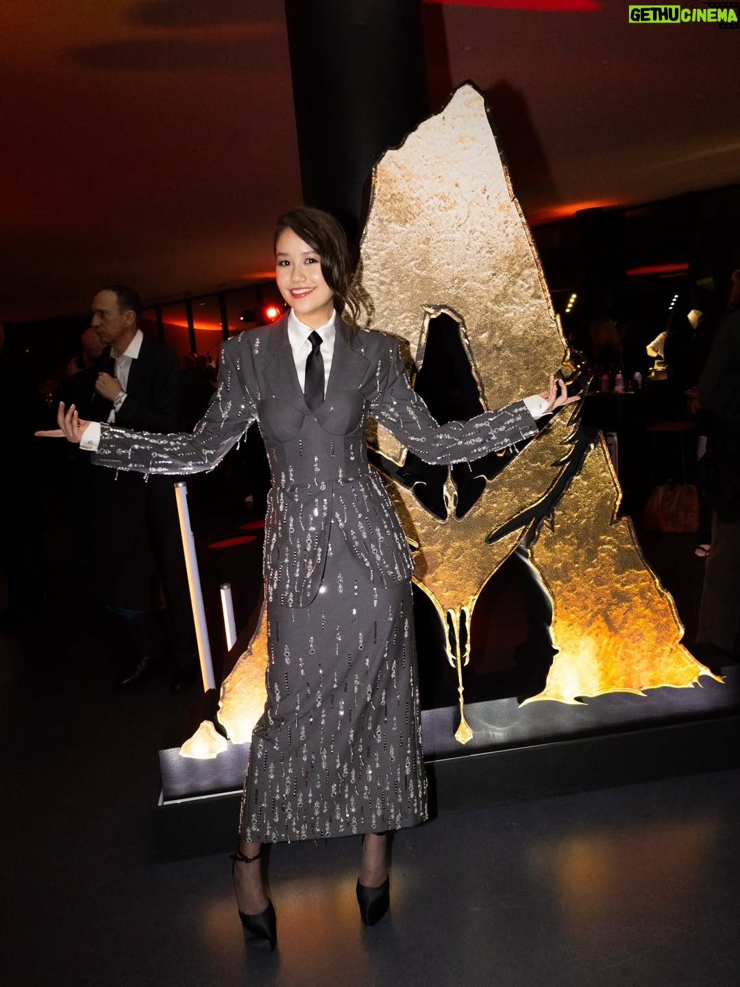 Trinity Jo-Li Bliss - 30.8K Likes - Reception after Paris premiere. Most wonderful time!!! 
How did I do channeling my hero sister Sig’s looks?

Put on 3D glasses and watch Avatar: Fire and Ash on big screen Dec 19th! 🩵
@avatar @disney @disneyfr 

Styling @orettac 
Styling assistant @jesuisallegra_ 
Tailoring @_samanthamorgan 
Hair @miguelmartinperezldn 
Makeup @chykapuka