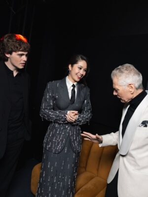 Trinity Jo-Li Bliss Instagram - Reception after Paris premiere. Most wonderful time!!! 
How did I do channeling my hero sister Sig’s looks?

Put on 3D glasses and watch Avatar: Fire and Ash on big screen Dec 19th! 🩵
@avatar @disney @disneyfr 

Styling @orettac 
Styling assistant @jesuisallegra_ 
Tailoring @_samanthamorgan 
Hair @miguelmartinperezldn 
Makeup @chykapuka