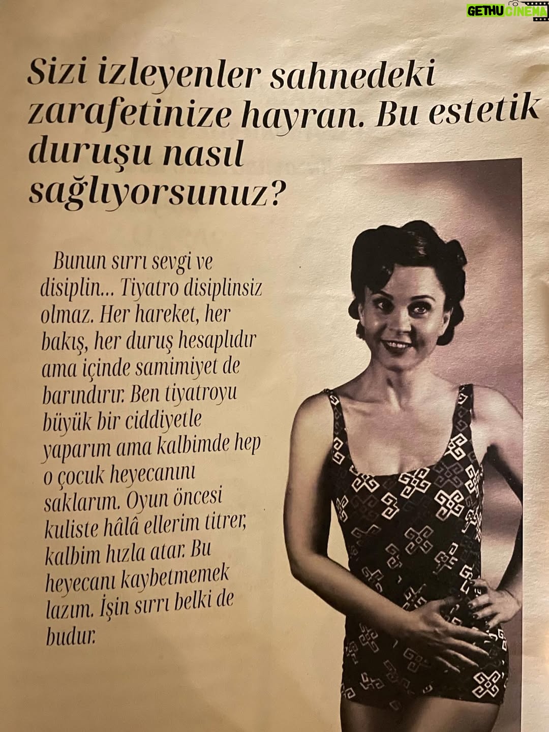 Tülin Özen - 9.8K Likes - Adile 5 Aralık’ta sinemalarda ❤️… #Adile ne şanslıyım ki ben de kuzucuklarından biriyim.. ne şanslıyım ki onu #AyşenGruda ‘dan dinleyebildim..ve de yine ne şanslıyım ki bu kadar sevgiyle filmi yapılırken bu hikayenin selam veren bir parçası olabildim.. hem de bir önceki dönemin müthiş bir oyuncusuna, efsanesine göz kırparak, Adile Naşit’in bile hayranlık duyduğu bir ismi oynayarak.. bu imkan için teşekkür ederim sevgili @caganirmak1 ve @nnerminyildirim ve @bkmonline