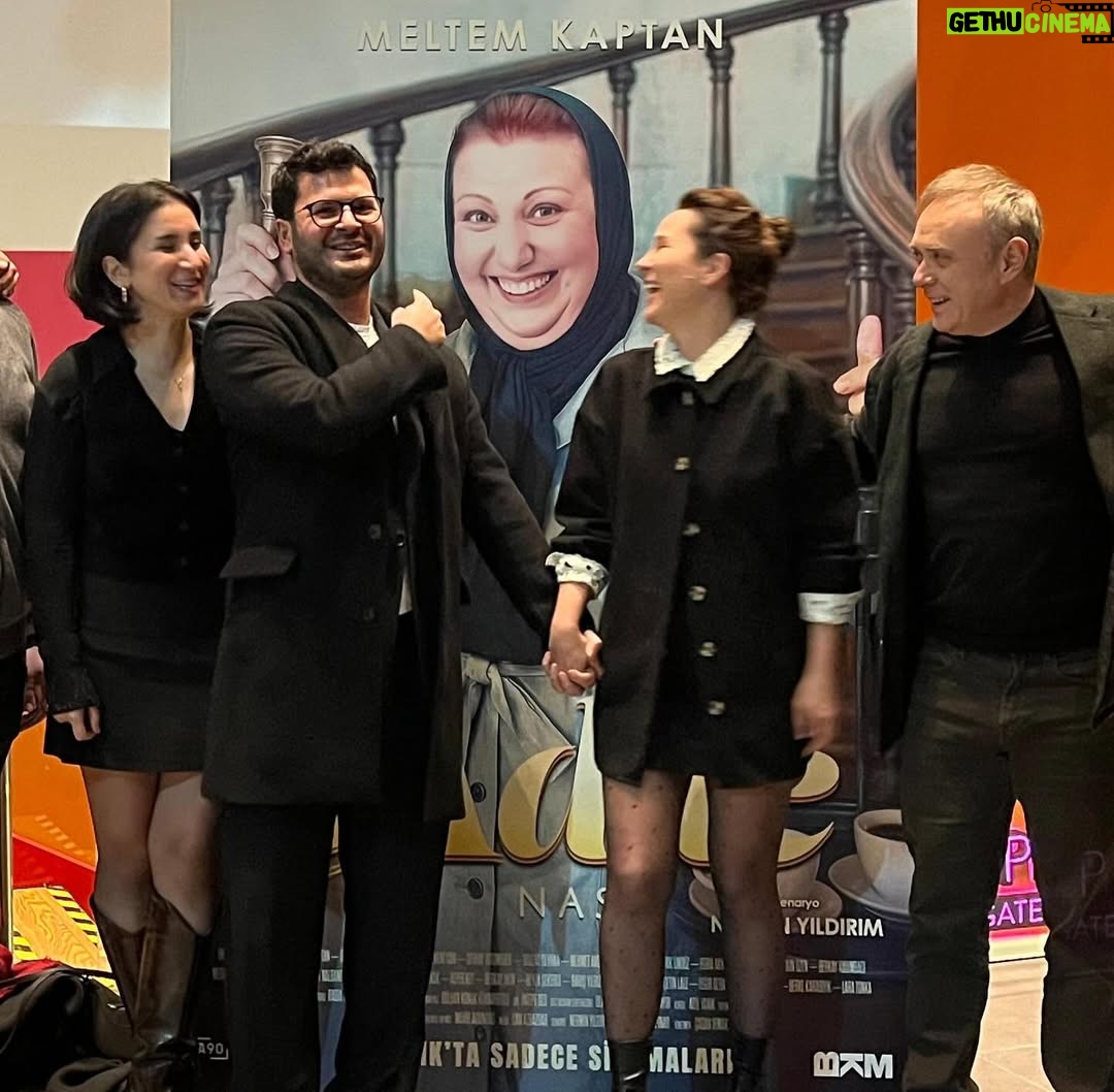 Tülin Özen - 3.3K Likes - Bu aralar ve bi aralar #beethebest @podbee.media .. ve de bir gala @bkmonline #adile film ❤️ @caganirmak1 @baris.yildiz @_serhattutumluer @bilgesuakin @zfracr @cemrandir @berfin_eliif @candostb gujan ve de tabi @thismagicaldepression ❤️ ve de as always I Protest #iprotest