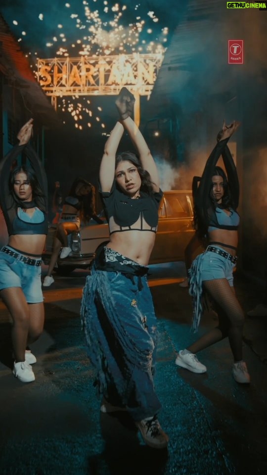 Tulsi Kumar - 55.6K Likes - Every artist reaches a point where they want to break their own patterns, when the heart whispers - “it’s time to grow and outdo yourself.”

The song SHARTAAN became that whisper for me; it was loud, bold, and full of colors I had never touched before. It’s unlike anything I have sung till now. I pushed myself in ways I never imagined, from learning a whole new form and style of dance to discovering a version of me I had never brought to the forefront.

I stepped out of my safe space and trusted my voice to take the leap.

And today, I’m ready to share this journey with you! 

A huge shoutout to the entire team behind #Shartaan! 
Without you guys, this wouldn’t be possible - @ranju.v, @kadambarivarghese (for the amazing visual storytelling, the kickass choreography, and your unwavering faith and belief in me, even when I gave up in the beginning as I saw the choreography 😂), @abhijeetmusic and @shayraa22 (for understanding my vision and giving me exactly what I had envisioned sonically for this song) , @dhruwal.patel (for capturing the visuals in the most stunning way ), @jimmyzdesigner (for the spectacular outfits)

And a special mention to Bhai #BhushanKumar, @shivamchanana, @vivinsachdeva, @rajchanana, @sonalc23, @shanky2908, @poojasinghgujral, @sanashaikh72, @raikumari – the core team behind #Shartaan.
Not to forget a special thanks to @__ladymafia for all the nonstop, rigorous dance rehearsal sessions 💃😅 (we had locked ourselves in a room for 7 days straight).

#Shartaan is all yours now 🔥 I’m sure y’all will give it all your love.