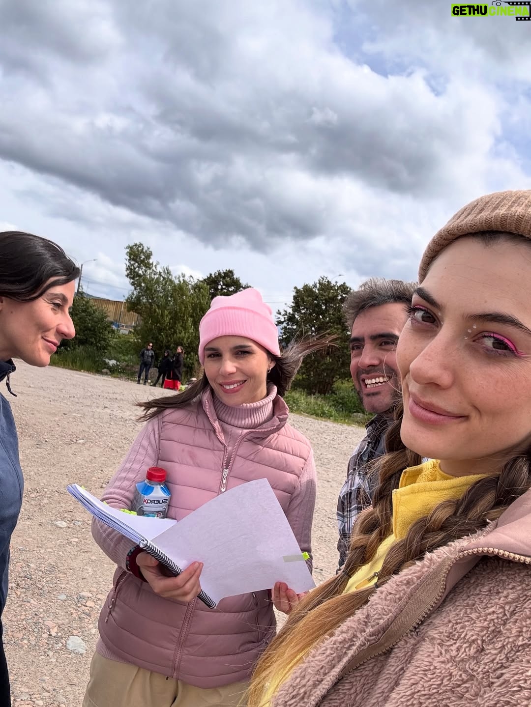 Tutú Vidaurre - 538 Likes - ¡ Oficialmente, es una película !
Última Terra 🎥🎞️

También es el cumple de la reina @abigailruizmake_up 

Gracias a Aysén y sus bondades, a @lucioarojas y a este maravilloso hotel @loberiasdelsur 🫶🏼🙏🏽