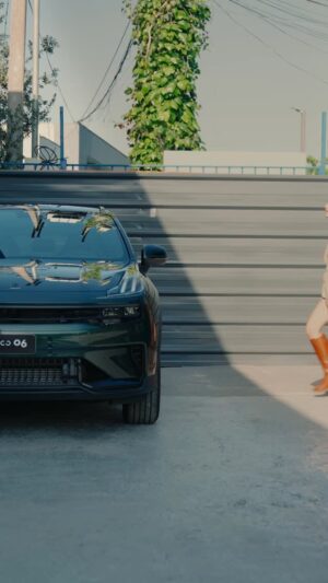 Tutú Vidaurre Instagram - Tu estilo cambia. Tu energía cambia. Tu día cambia.
Pero el diseño que te acompaña, no.
Lynk & Co 06: elegante, moderno y hecho para tu ritmo urbano. 🚘✨

#LynkCo06  #LynkCo #LynkCoChile