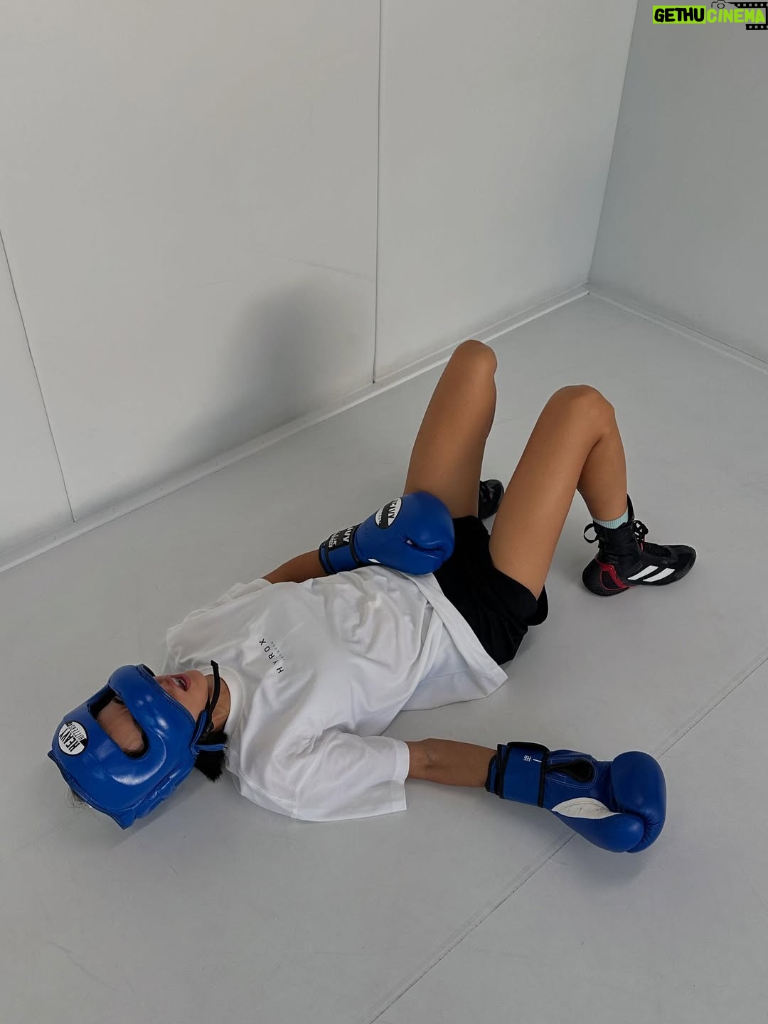 Uee - 25.7K Likes - .
우리의 마지막 엔딩을 함께해 주세요🥊

<무쇠소녀단2>
✓ [금] 저녁 8:40 tvN
#tvN #무쇠소녀단2
#유이 #금새록 #박주현 #설인아 #김동현
 #같이달려tvN #스트리밍은tving
