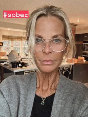 Ulrika Jonsson Instagram - Today I’m marking 1yr of sobriety.
No fanfare, no medal, no trophy. 
The journey goes on.

A huge thanks to all those beautiful people who have supported me; understood me; scooped me up and handled me tenderly and without judgement; who nudged me in the right direction; who made me laugh and helped me shed the crippling shame.

Thank you to my kids for their support; for having faith in me after I must have worried them so.

For close friends for their patience and belief.

My sobriety will continue to be my priority.

Turns out it IS possible to teach old dogs new tricks.

#sobriety #faith #odaat #freedom