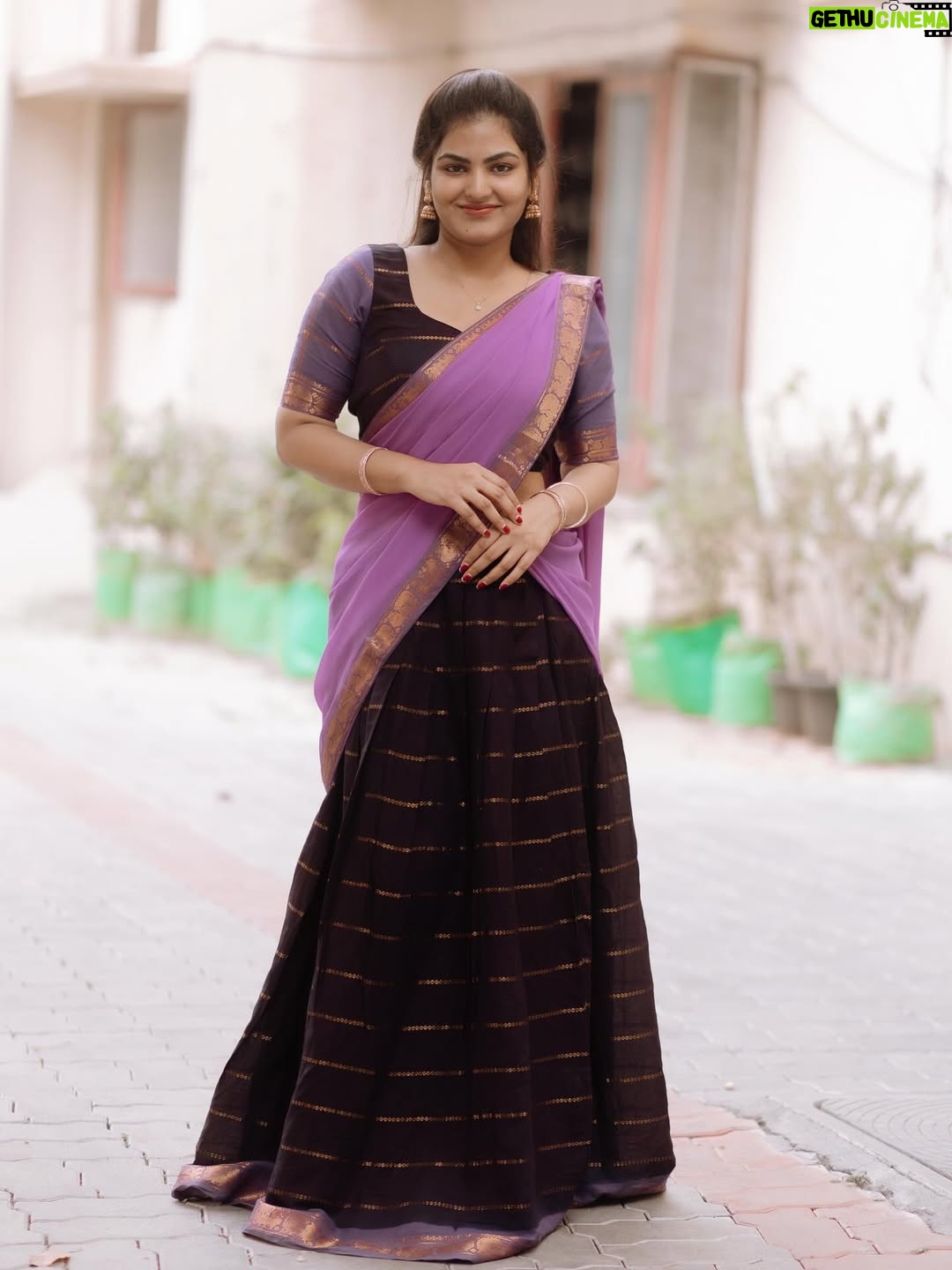 VJ Ezhilarasi - 7.8K Likes - 💜
.
.
Beautiful Half saree from @rd_collections_2023 🥰