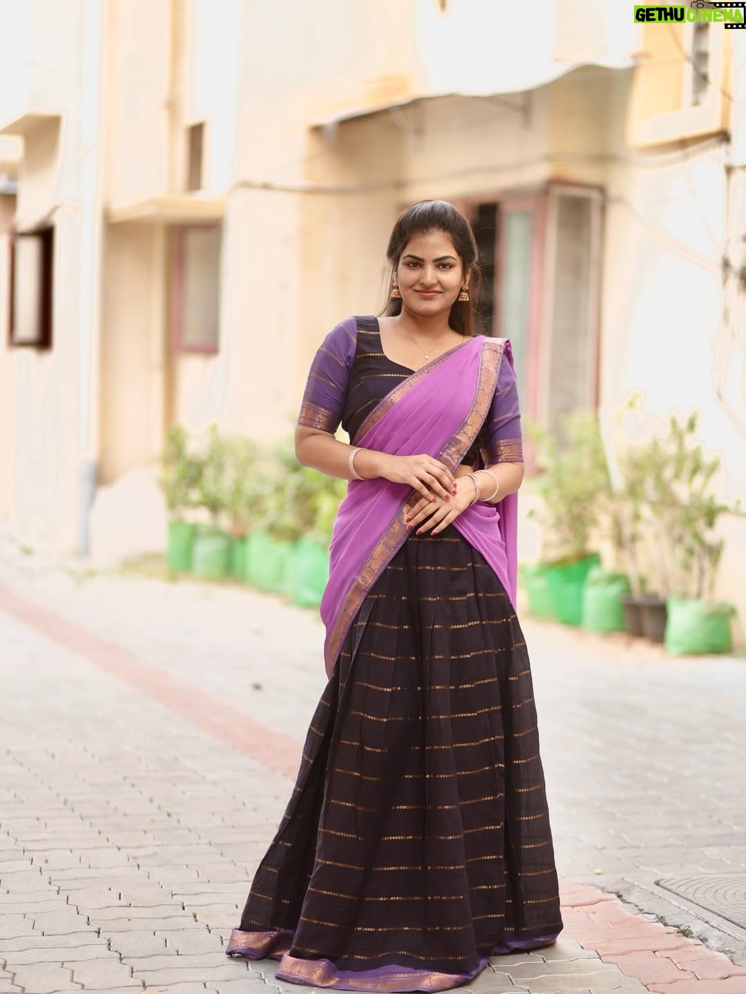 VJ Ezhilarasi - 7.8K Likes - 💜
.
.
Beautiful Half saree from @rd_collections_2023 🥰