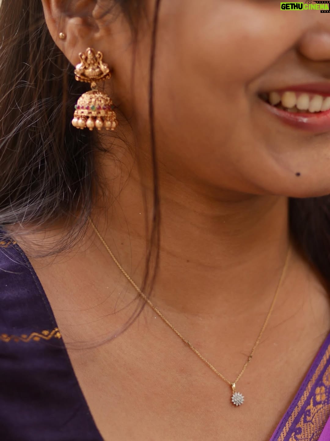 VJ Ezhilarasi - 7.8K Likes - 💜
.
.
Beautiful Half saree from @rd_collections_2023 🥰