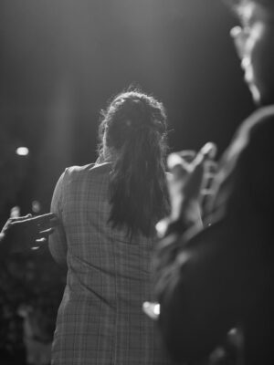 VJ Kalyani Instagram - Some very special moments... couldnt have asked for more:)
Gratitude is all i have 🙏
...
@victor_storys_ thankyou for this vicky:)
Muah: @revyz_makeover 
...
#prerelease #tour #host #nammatrichy #fun #vjkalyani🎤