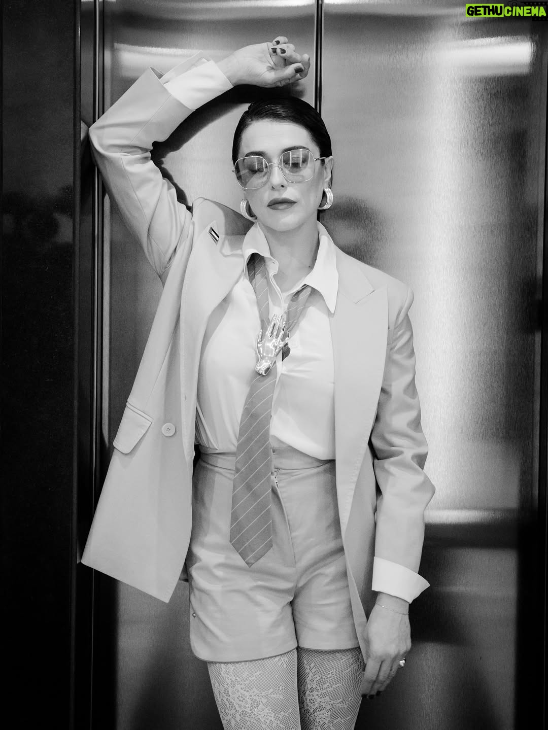 Valentina Lodovini - 9.9K Likes - about last night ✨️

@maxmara & @sergiorossi grazie.

Foto @kimmika 
Styled by @andreamassetti1978 
Make-up  @lauracasato per @simonebelliagency
Hair @silvia_massucci per @simonebelliagency
Nails @francesca_napolano_nails

#unafamigliasottosoprapremiere