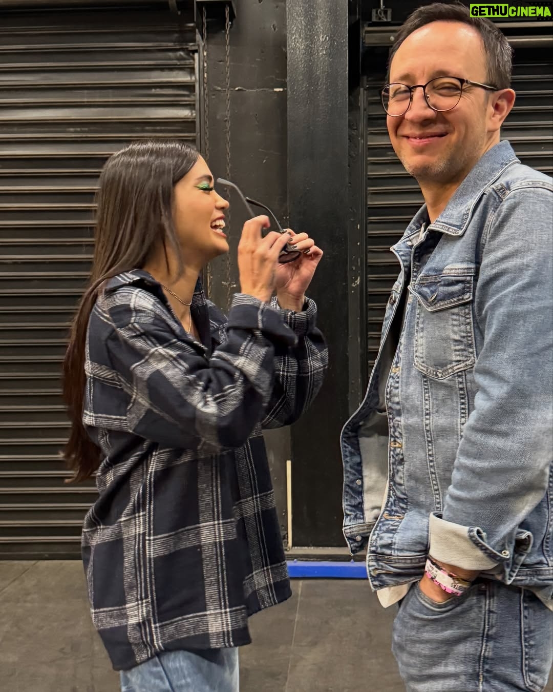 Valeria Emiliani - 4.1K Likes - Foticos con personas que están en mi ❤️
Portada: 📸 @zuanfilm
