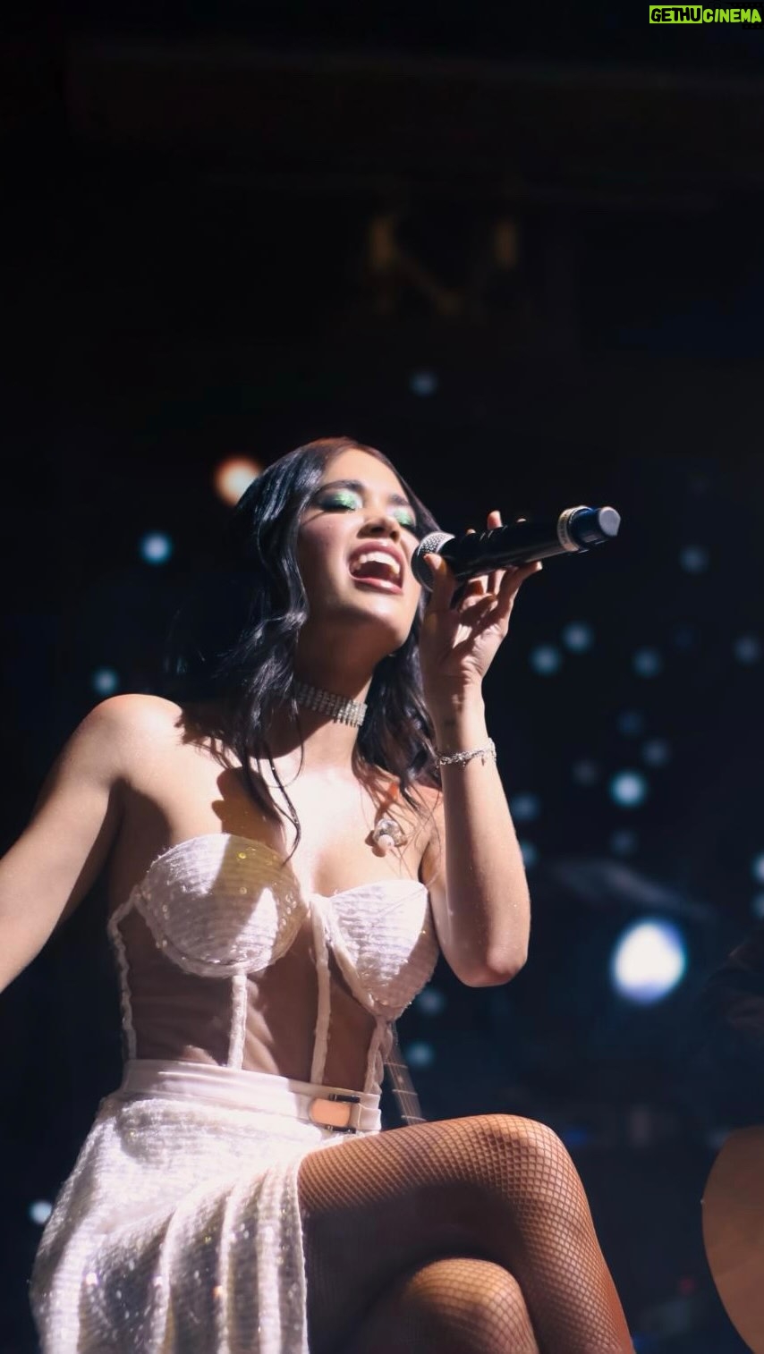 Valeria Emiliani - 2K Likes - Canciones que se cantan con sabrosura y sentimiento… ay ombe ❤️