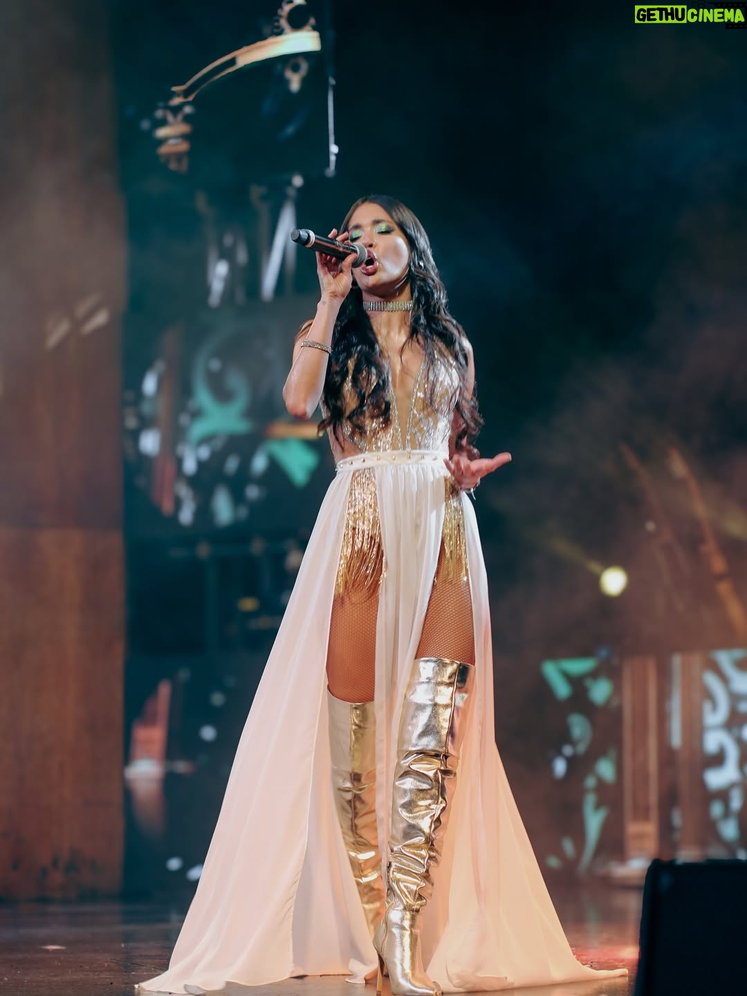 Valeria Emiliani - 1.3K Likes - Últimas funciones del año 🤩 #MujeresAlaPlancha