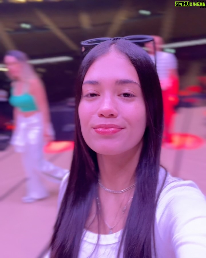 Valeria Emiliani - 3.4K Likes - Momentos lindos, gente linda, días lindos ❤️✨( ignoren mis pelos de alfalfa 😂)