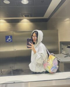 Valeria Emiliani Instagram - Momentos lindos, gente linda, días lindos ❤️✨( ignoren mis pelos de alfalfa 😂)