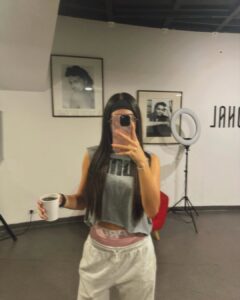 Valeria Emiliani Instagram - Momentos lindos, gente linda, días lindos ❤️✨( ignoren mis pelos de alfalfa 😂)