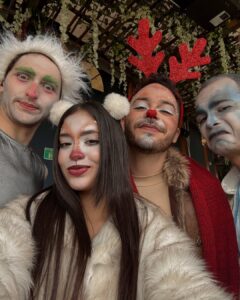 Valeria Emiliani Instagram - Momentos lindos, gente linda, días lindos ❤️✨( ignoren mis pelos de alfalfa 😂)