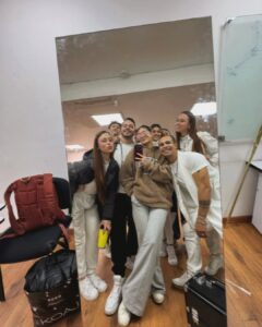 Valeria Emiliani Instagram - Momentos lindos, gente linda, días lindos ❤️✨( ignoren mis pelos de alfalfa 😂)